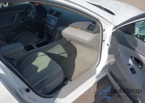 2008 Toyota Camry z USA, uszkodzony, nr VIN 4T1BE46K58U778501